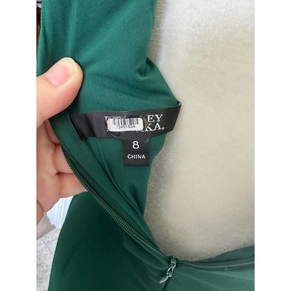 BADGLEY MISCHKA Tyler Emerald Lace Gown 8 MSRP $635 - Picture 12 of 12